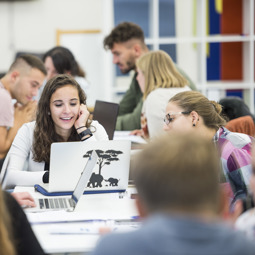 Study at the HEG-FR Entrepreneurship program at HEG Fribourg, innovation and business creation