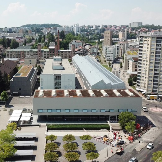 Building seen from the outside of the HEG-FR and MENSA