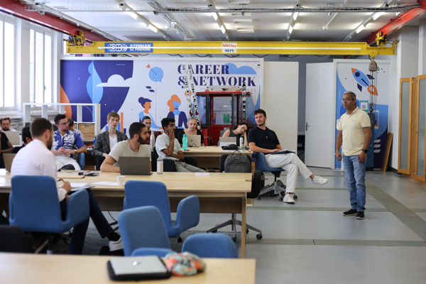 Australian Student Pitching His Business Idea Summer School HEGFR (1)