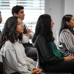 Student during a company visit - Summer School HEG-FR